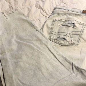 American Eagle Mom Jean light acid wash distressed